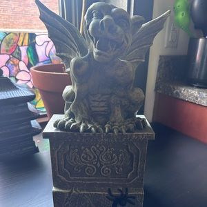 Haunted Living 15.75-in Lighted Animatronic Gargoyle Decoration Halloween